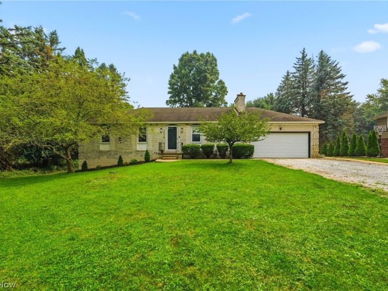 2470 Easton Street NE, Canton, OH 44721 Photo 2