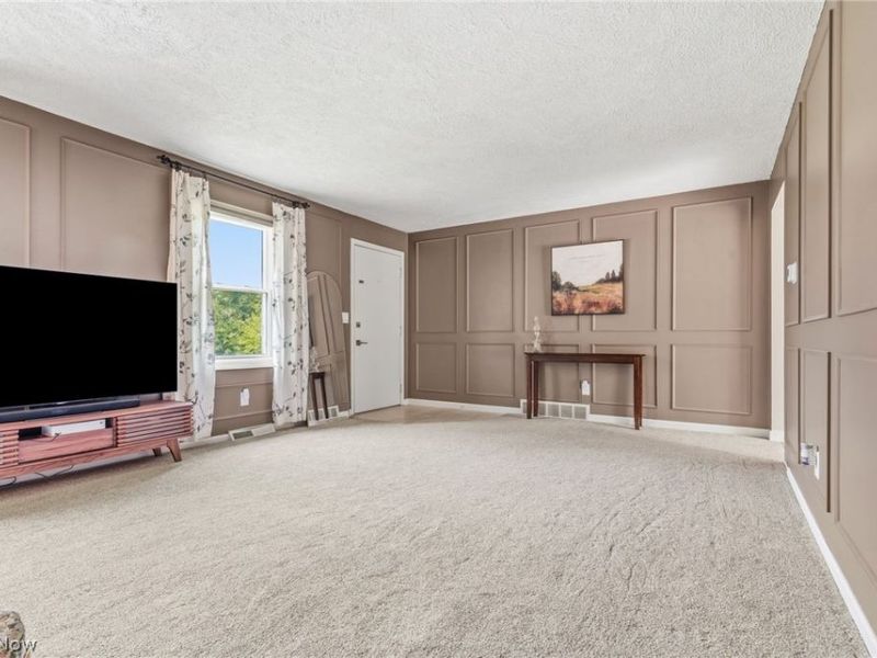 2470 Easton Street NE, Canton, OH 44721 Photo 8