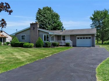 6887 Walmore Road, Niagara Falls, NY 14304