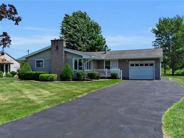 6887 Walmore Road , Niagara Falls, NY 14304