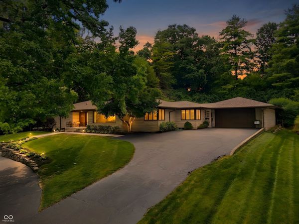 6976 Washington Boulevard , Indianapolis, IN 46220