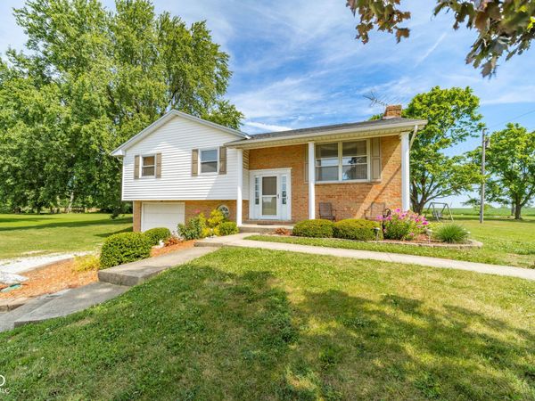 548 E State Road 28 , Alexandria, IN 46001