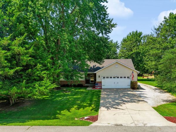 11129 N Shelby 460 W, New Palestine, IN 46163