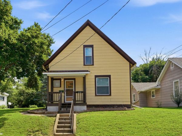 1216 Doemland Street, Burlington, IA 52601