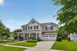 725 Quintan Street photo 4