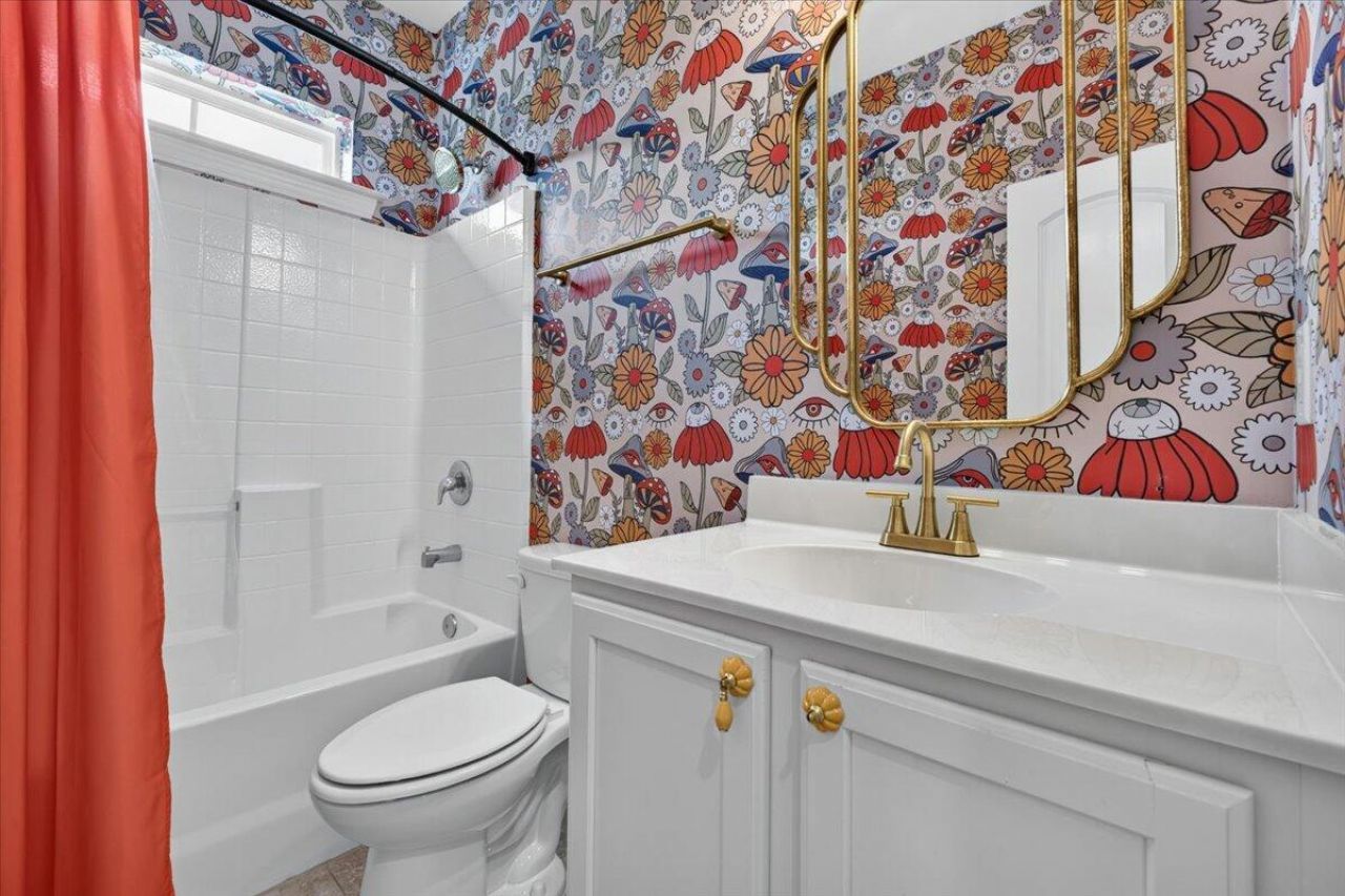 725 Quintan Street Photo 36