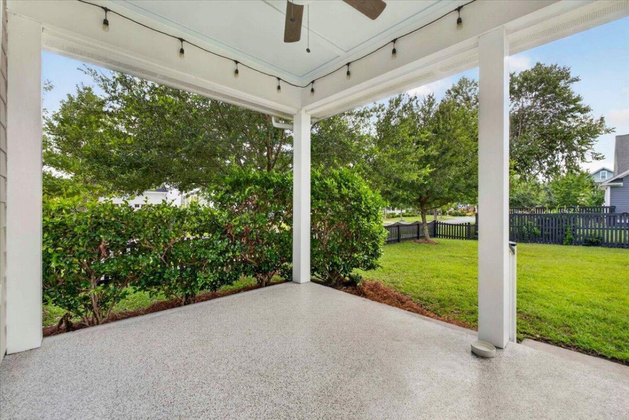 725 Quintan Street Photo 40