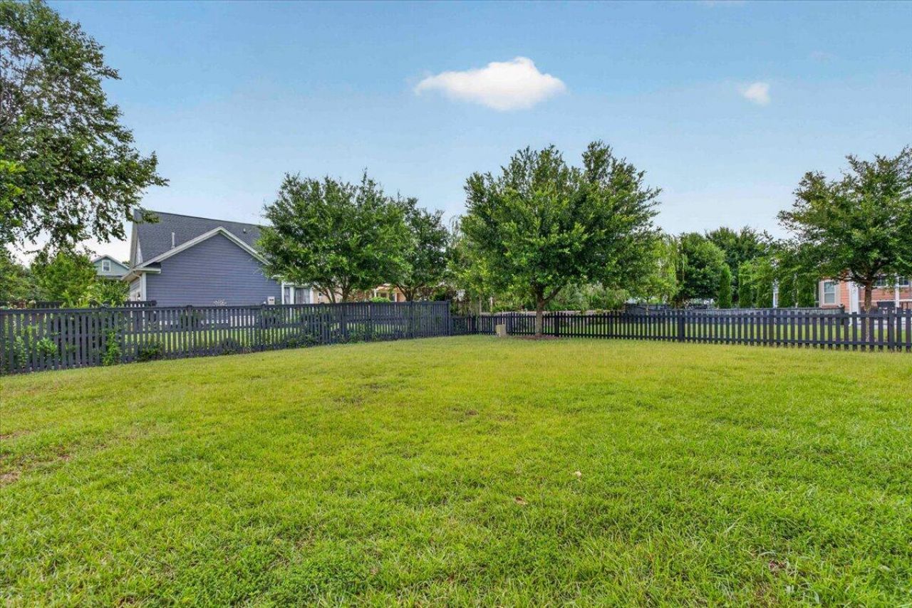 725 Quintan Street Photo 42