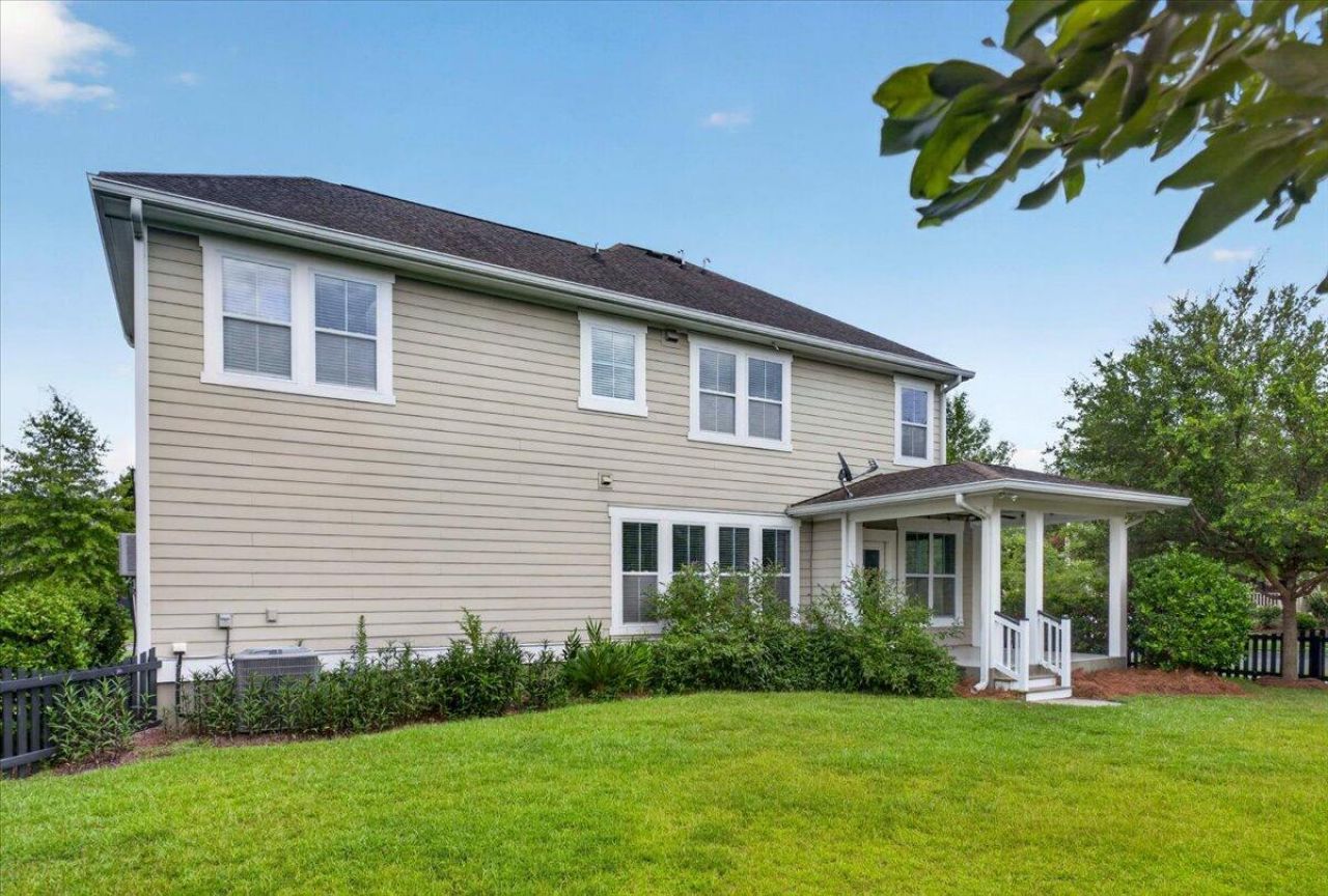 725 Quintan Street Photo 43