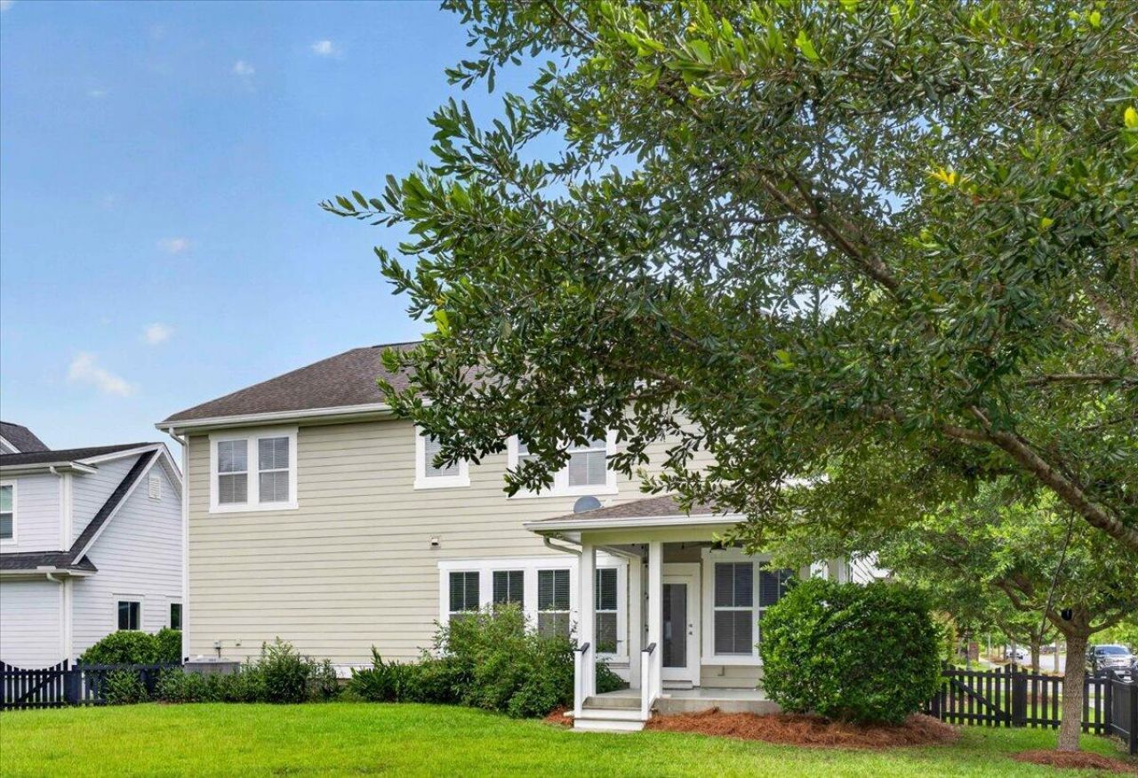 725 Quintan Street Photo 45