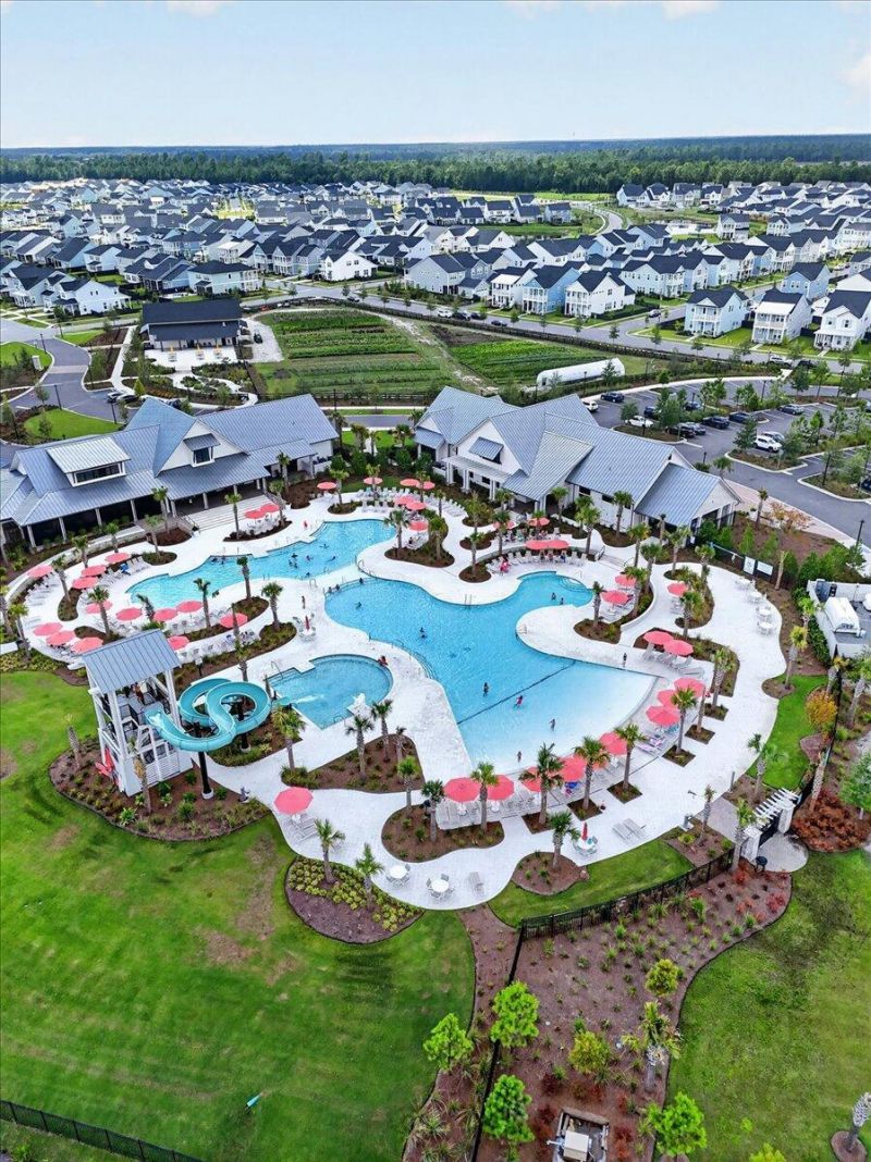 725 Quintan Street Photo 63