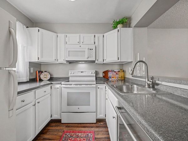 2079 Parkside Drive, Saint Paul, MN 55119