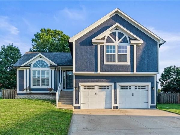 936 SE 14th Terrace, Lee's Summit, MO 64081