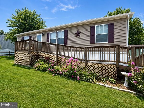 391 FANCY FILLY CIRCLE, MARTINSBURG, WV 25403