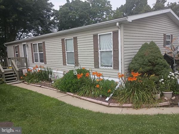 822 SUNNY LANE, GAP, PA 17527