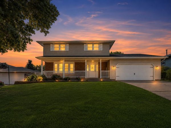 3416 N Thornwood Avenue , Davenport, IA 52806