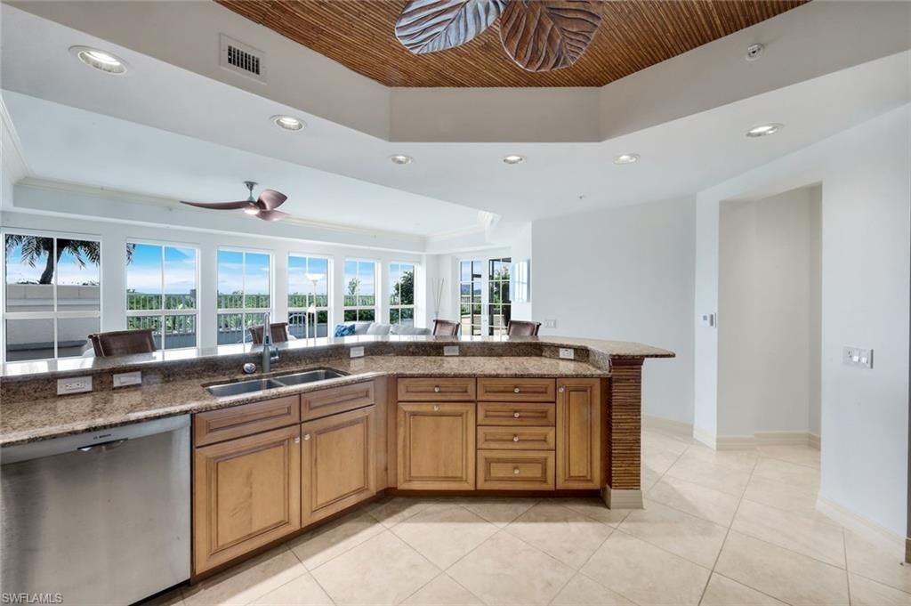 295 Grande Way, Unit T-04, Naples, FL 34110 Photo