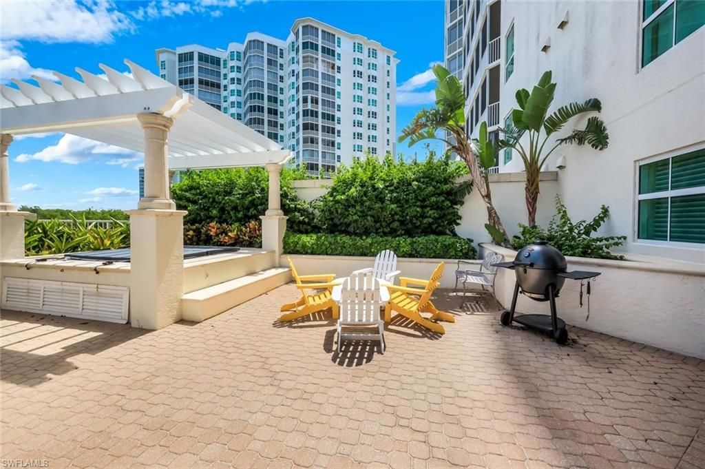 295 Grande Way, Unit T-04, Naples, FL 34110 Photo