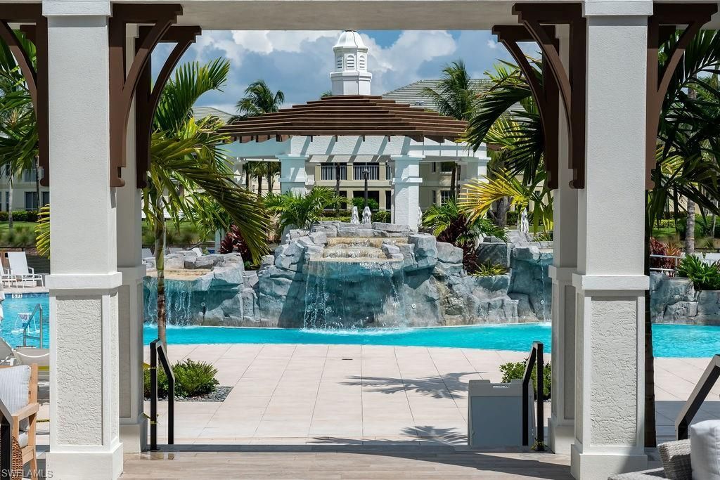 295 Grande Way, Unit T-04, Naples, FL 34110 Photo