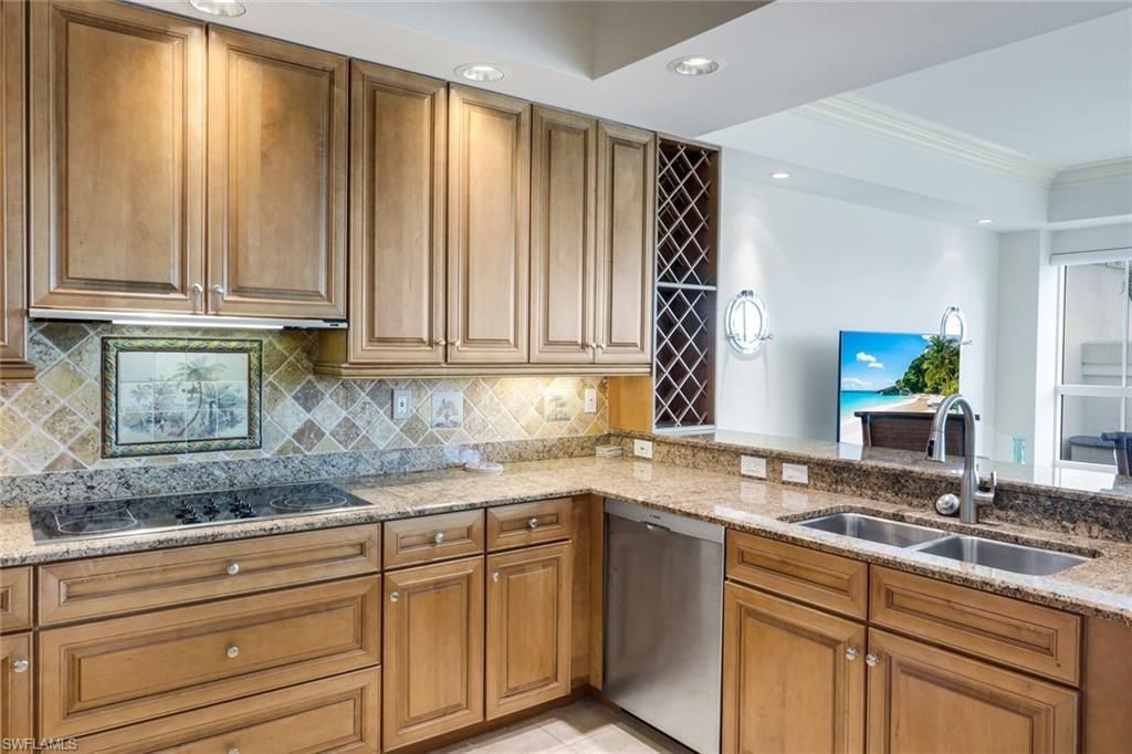 295 Grande Way, Unit T-04, Naples, FL 34110 Photo