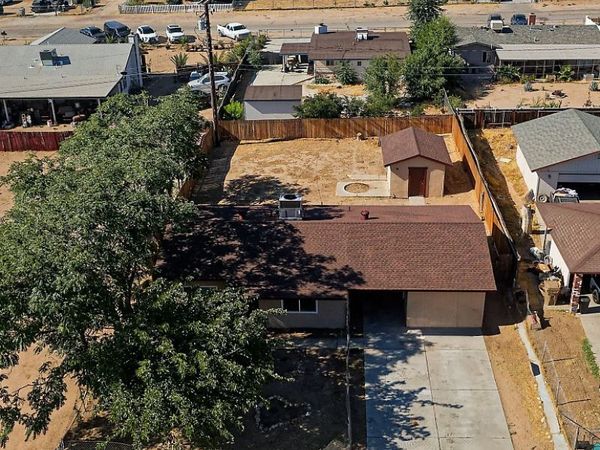 15935 Live Oak , Hesperia, CA 92345