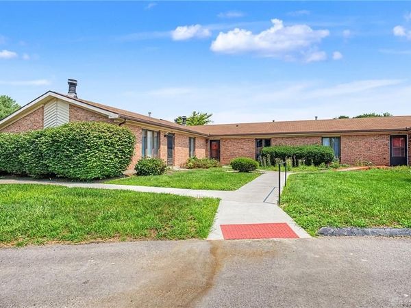 1290 Hollowbrook Drive, Centerville, OH 45458