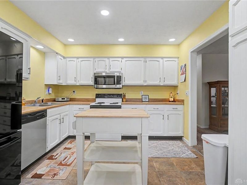 1290 Hollowbrook Drive, Centerville, OH 45458 Photo 16