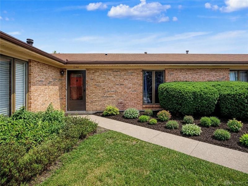 1290 Hollowbrook Drive, Centerville, OH 45458 Photo 2