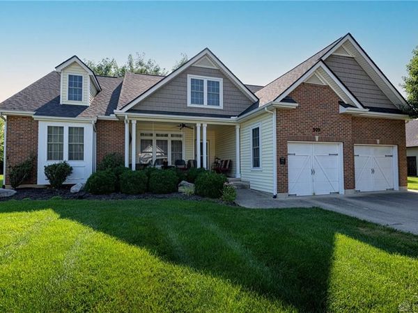 909 Hickory Trail Dr, Wilmington, OH 45177