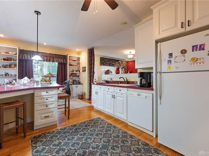 909 Hickory Trail Dr, Wilmington, OH 45177 Photo 8