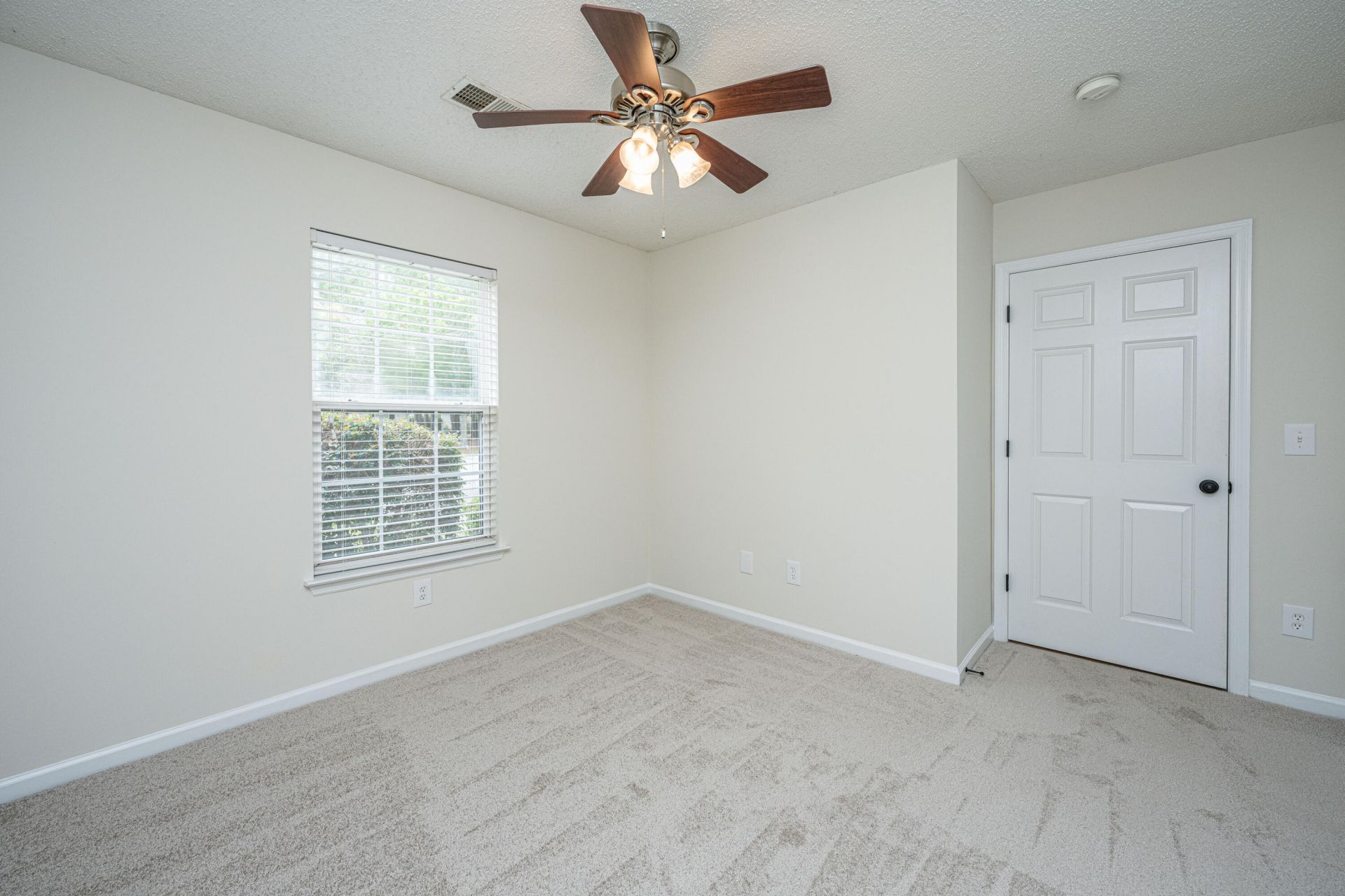 1523 Blaze Lane Photo 16