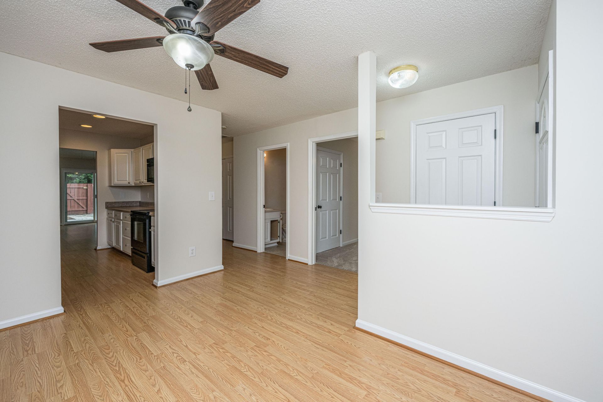1523 Blaze Lane Photo 8