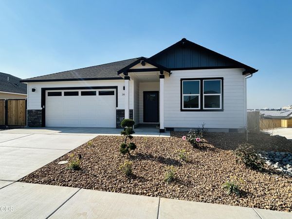 3844 SW Antelope Way, Unit Lot 46, Redmond, OR 97756