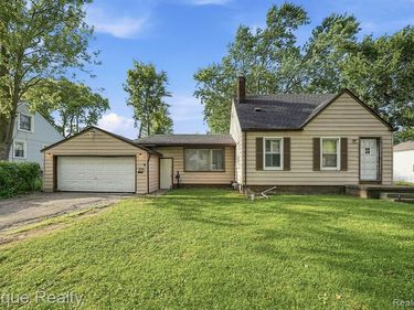 579 Lebaron Avenue, Pontiac, MI 48340
