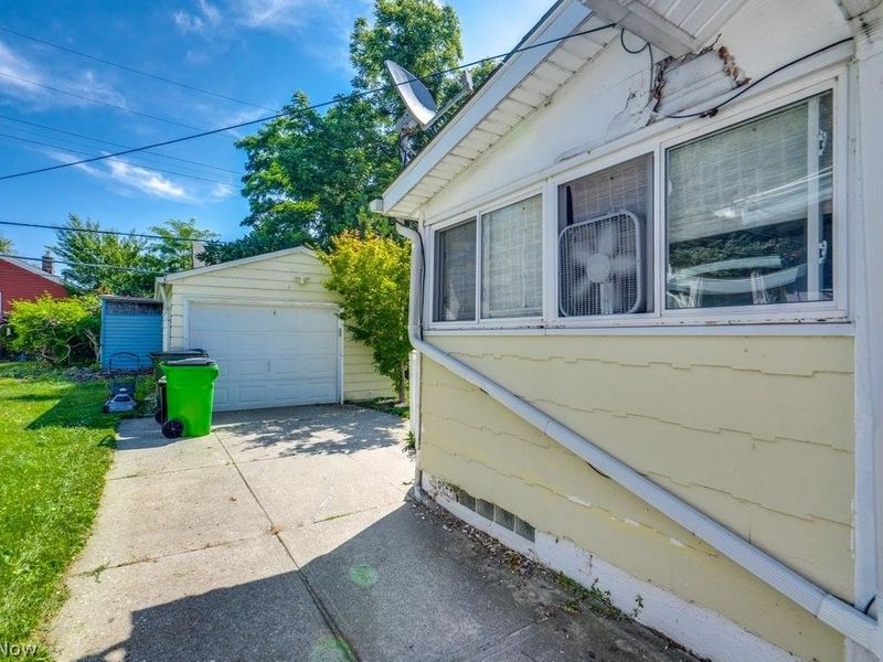 11 E 220th Street, Euclid, OH 44123 Photo 24