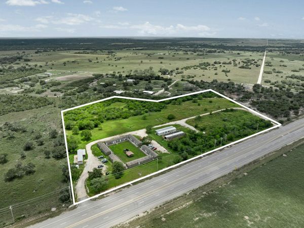 1500 State Highway 72 W, Yorktown, TX 78164
