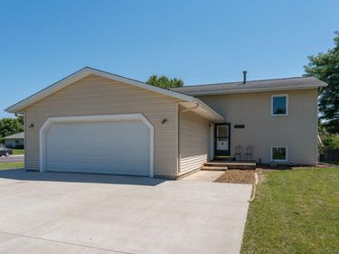 1655 Valley View Drive , Mankato, MN 56003