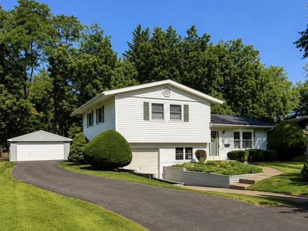 5967 Graystone Drive, Sylvania, OH 43560