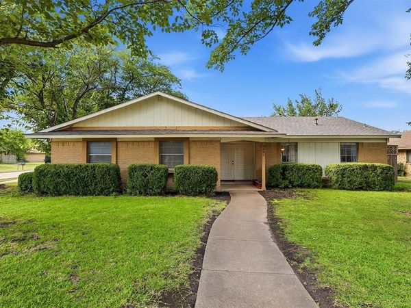 2601 Raintree Drive, Plano, TX 75074