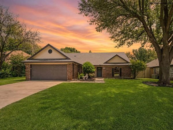 7420 Meadowview Terrace, North Richland Hills, TX 76182