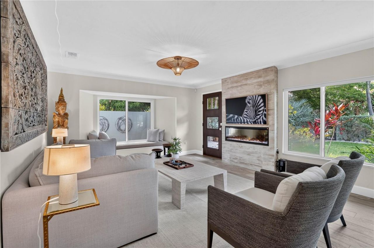 418 Sapphire Drive, Sarasota, FL 34234 Photo