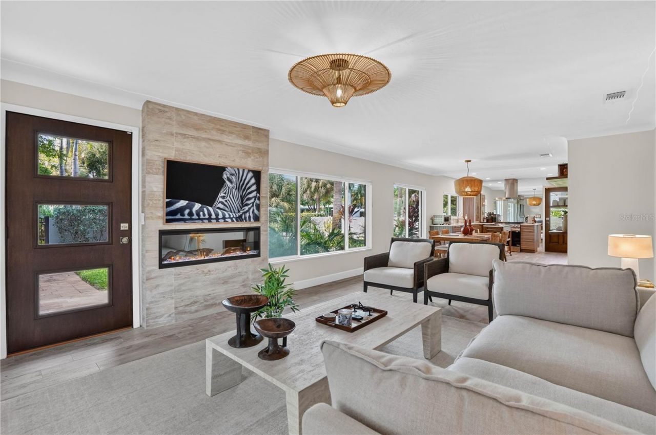 418 Sapphire Drive, Sarasota, FL 34234 Photo