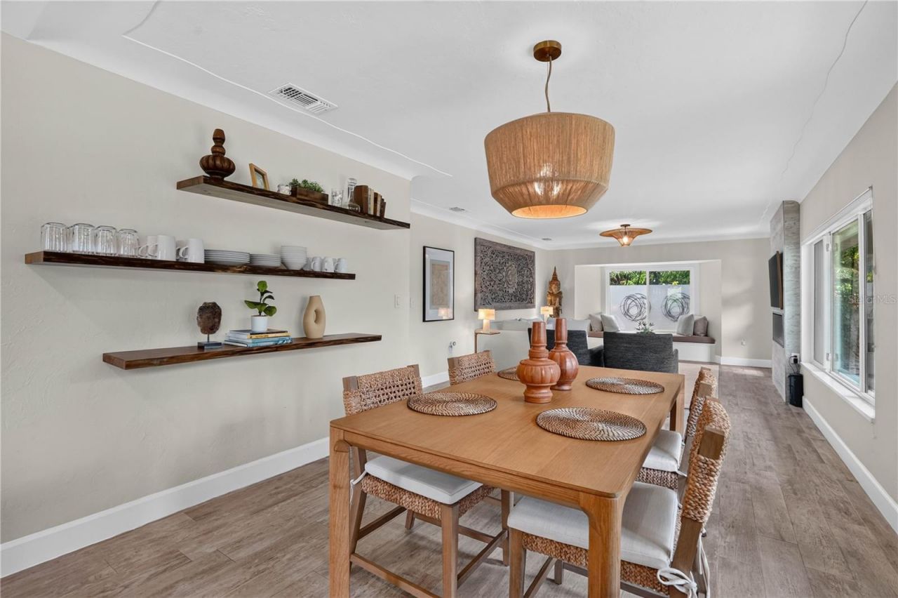 418 Sapphire Drive, Sarasota, FL 34234 Photo