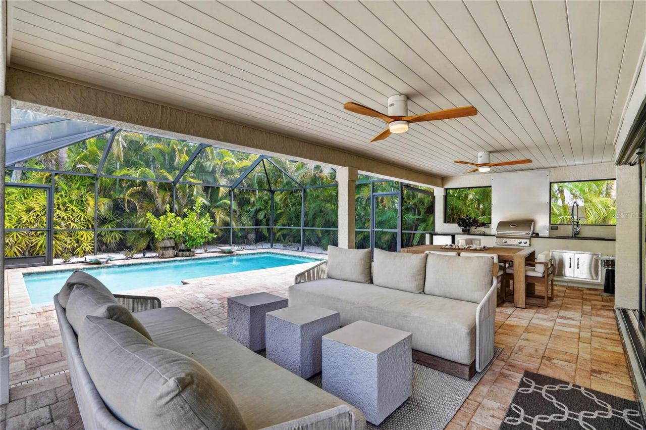 418 Sapphire Drive, Sarasota, FL 34234 Photo