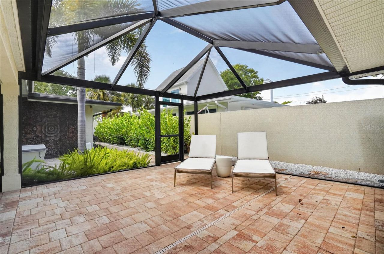 418 Sapphire Drive, Sarasota, FL 34234 Photo