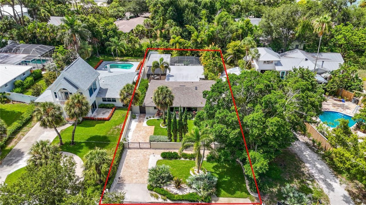 418 Sapphire Drive, Sarasota, FL 34234 Photo