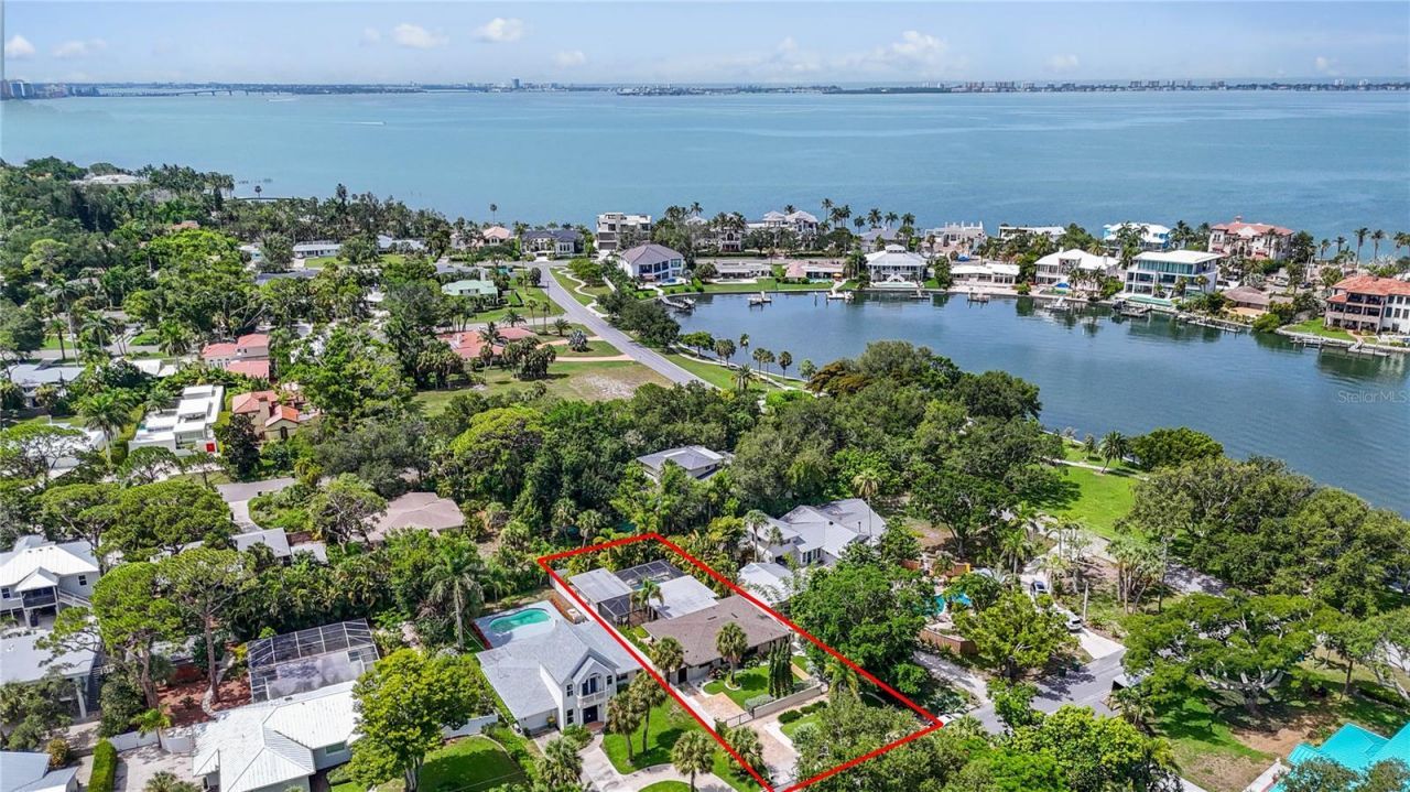418 Sapphire Drive, Sarasota, FL 34234 Photo