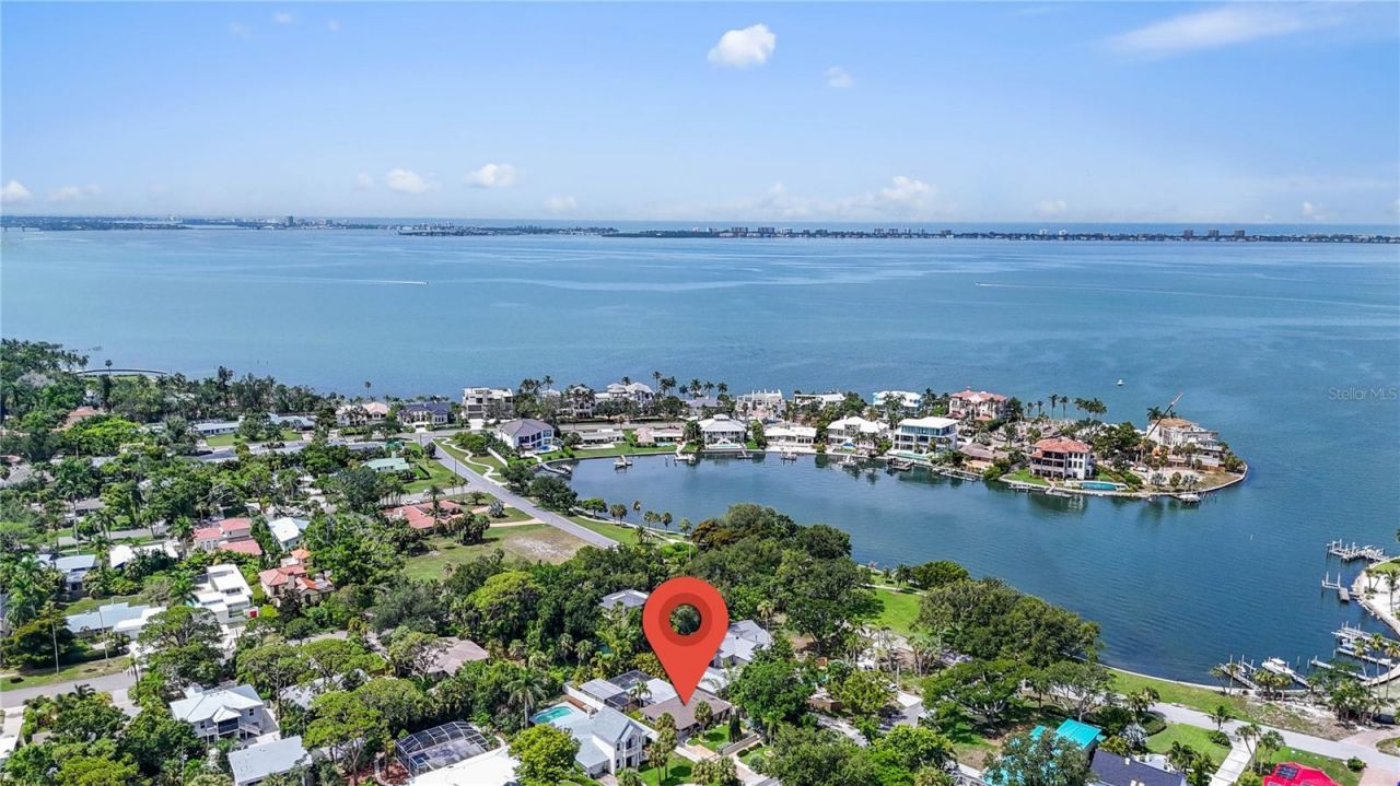 418 Sapphire Drive, Sarasota, FL 34234 Photo