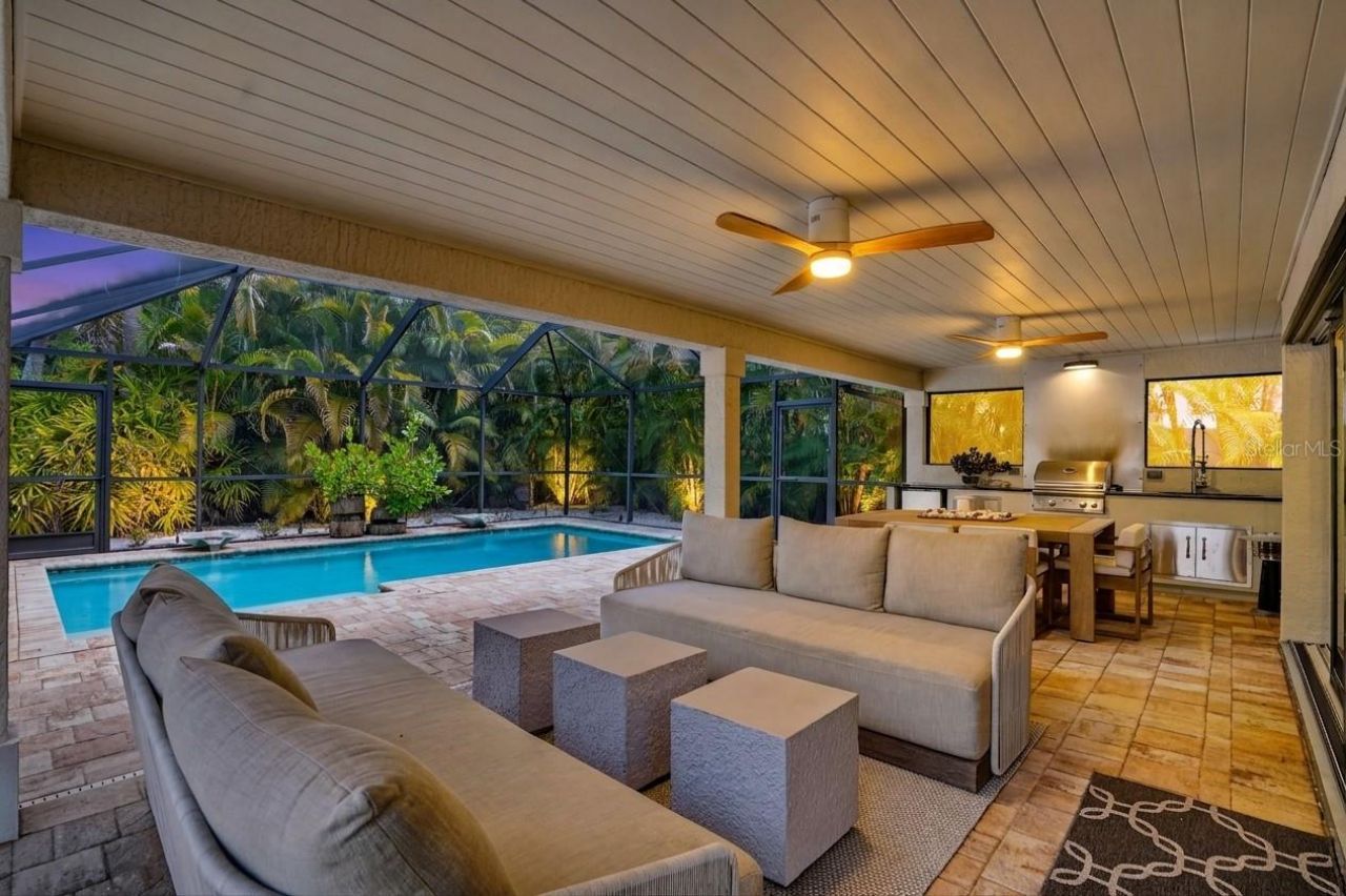 418 Sapphire Drive, Sarasota, FL 34234 Photo