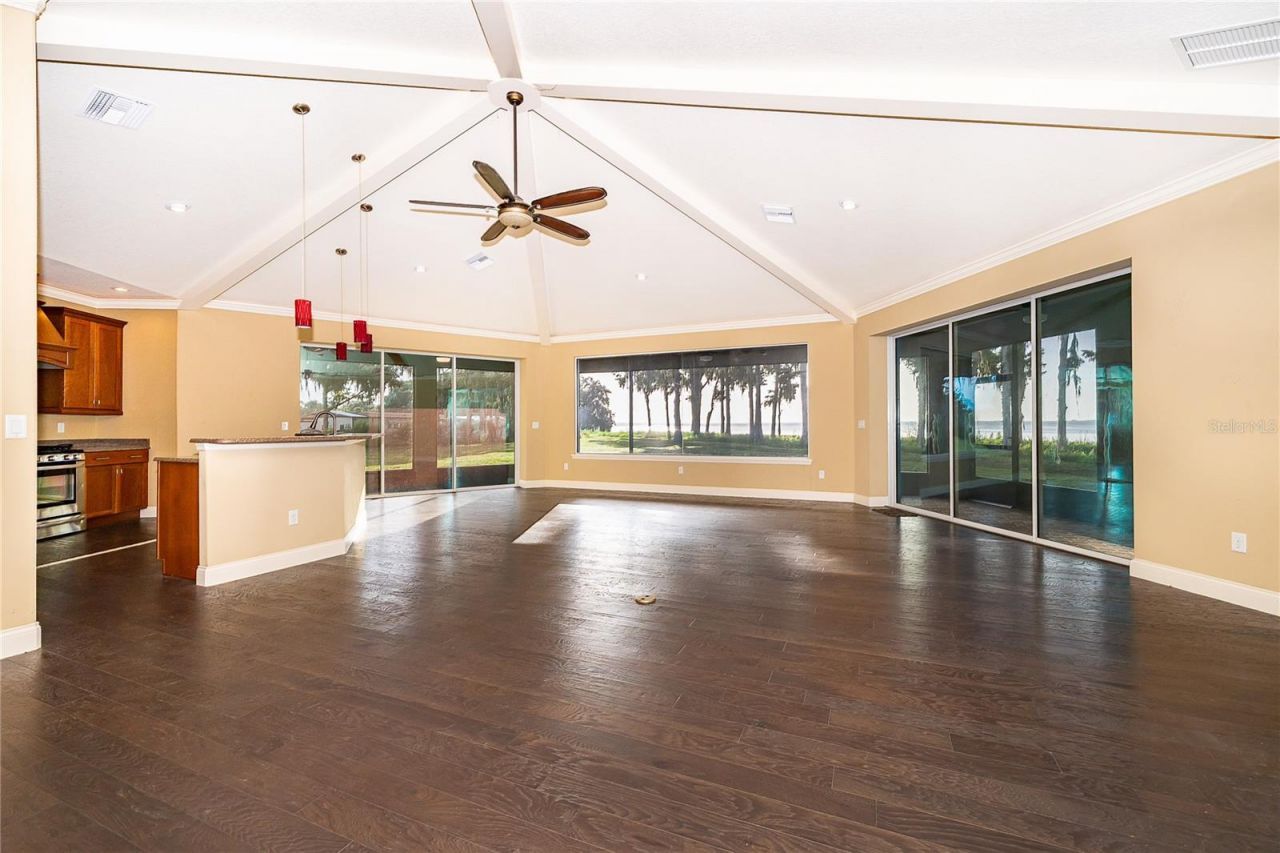 12131 Eagles Point Court, Grand Island, FL 32735 Photo